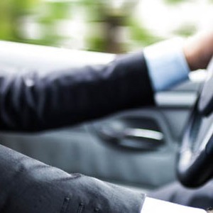 Samochód firmowy – leasing czy wynajem?